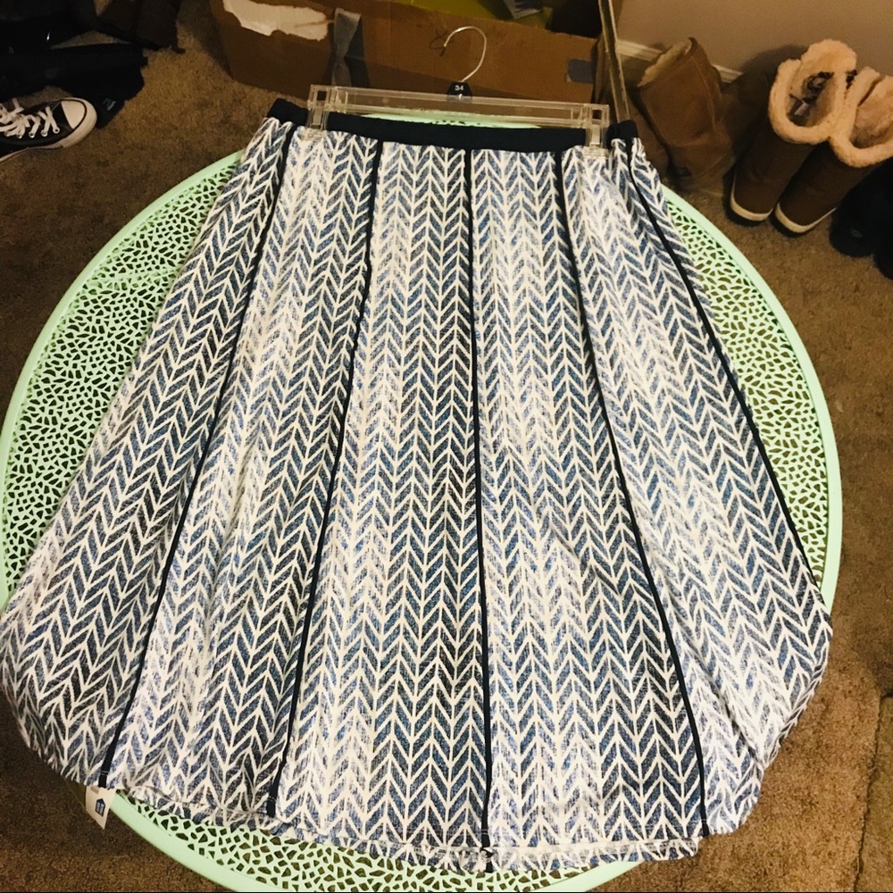 Blue Geometric Pattern Skirt - Picture 6 of 7